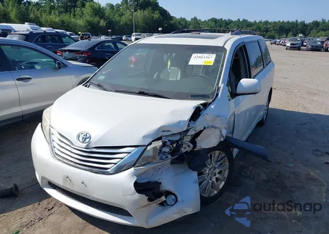 2011 Toyota Sienna Limited z USA, uszkodzony, nr VIN 5TDDK3DC8BS011085